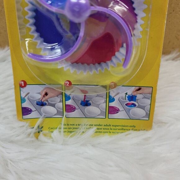 Crayola Color Cakes Cupcake Makers 2 Pack NIP - Picture 3 of 5